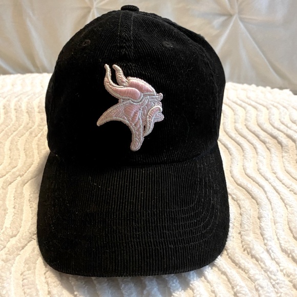 NFL Minnesota Vikings Black Corduroy Hat w Pink Embroidered Viking Logo - Picture 1 of 11